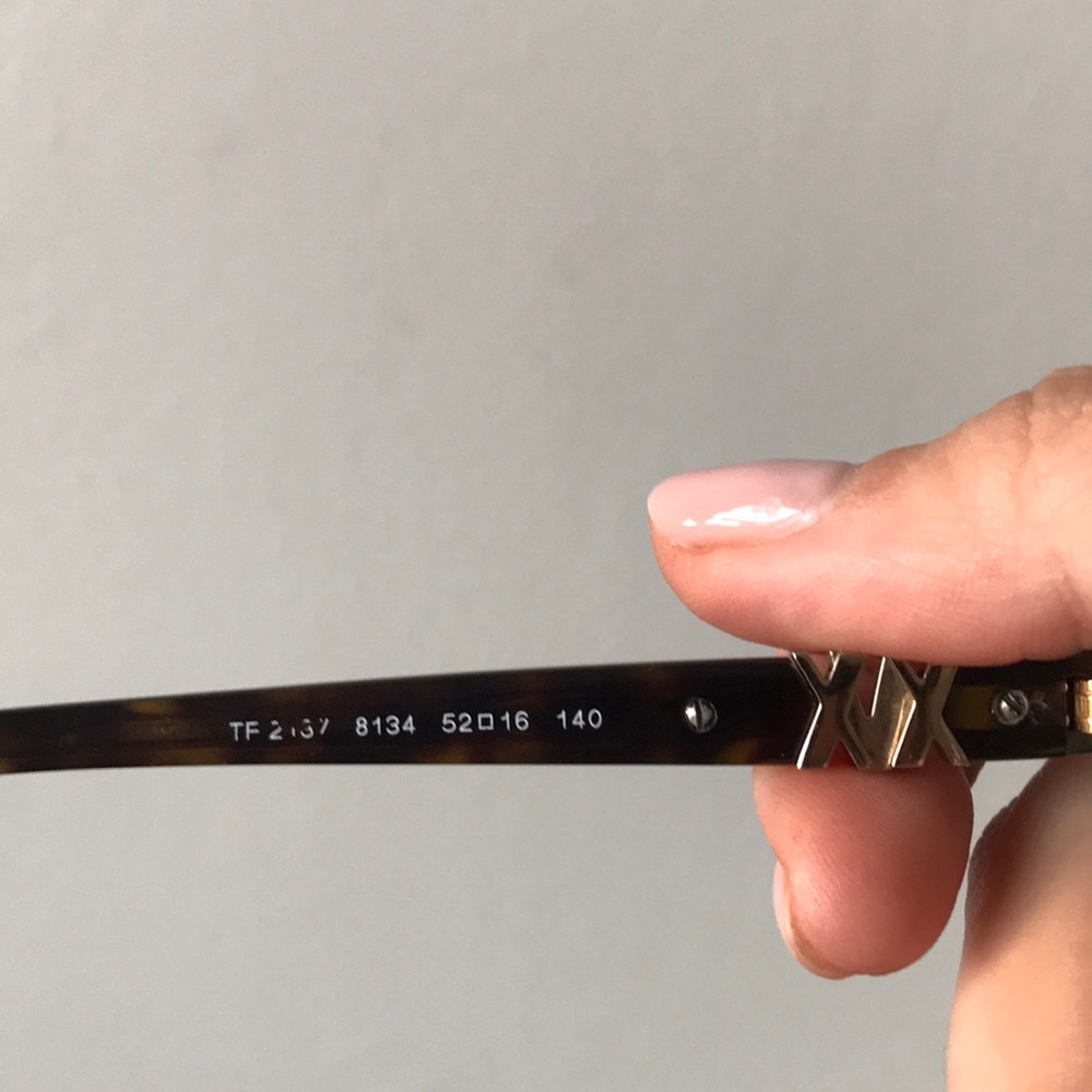 Glasses - Picture 11 of 14